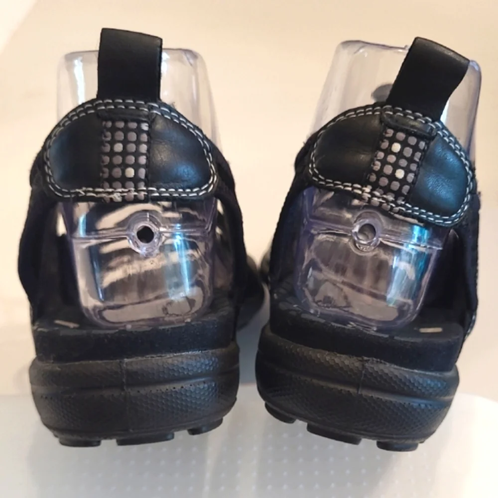 Ecco comfortable athletic
